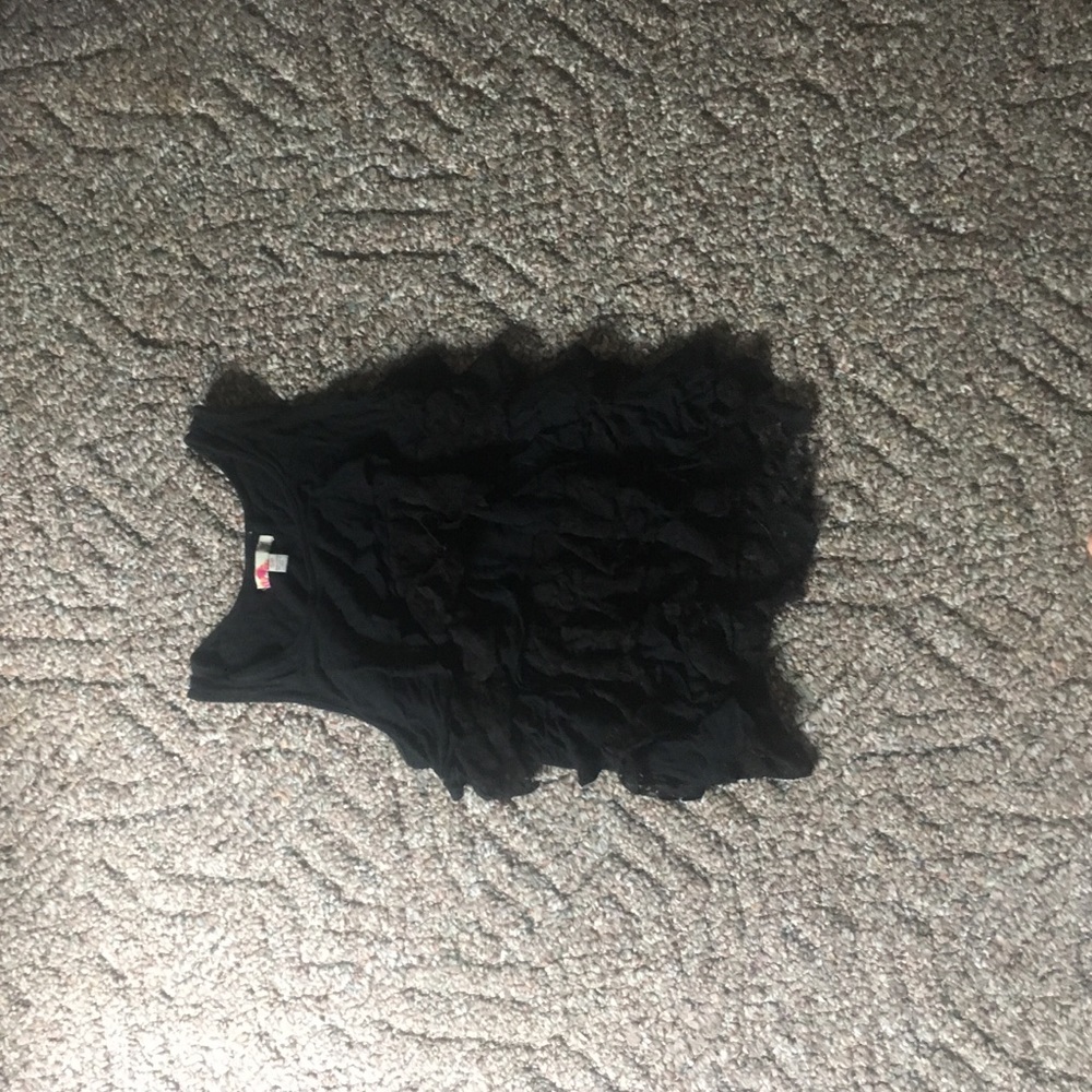 black ruffles tank
